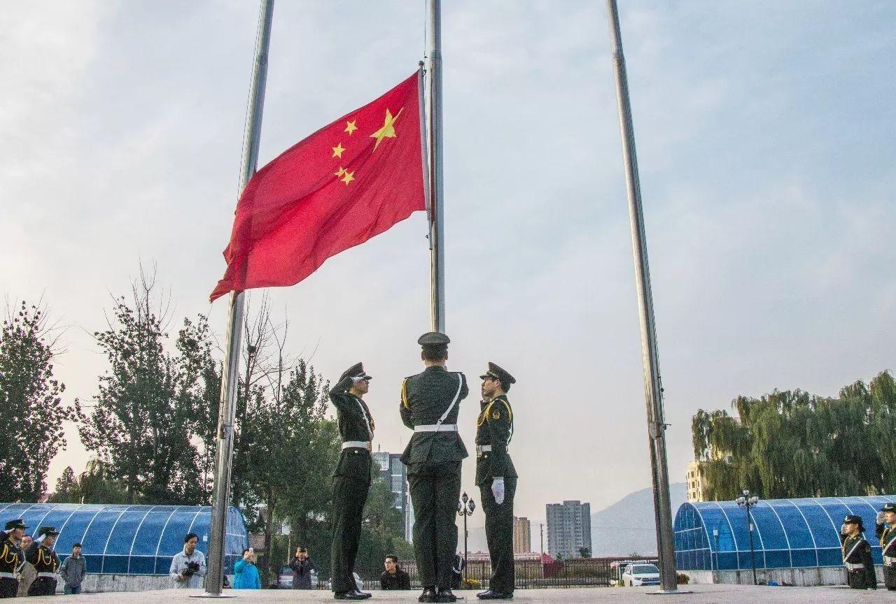领导为了赶人情要员工做本职工作以外的事情？游戏画面